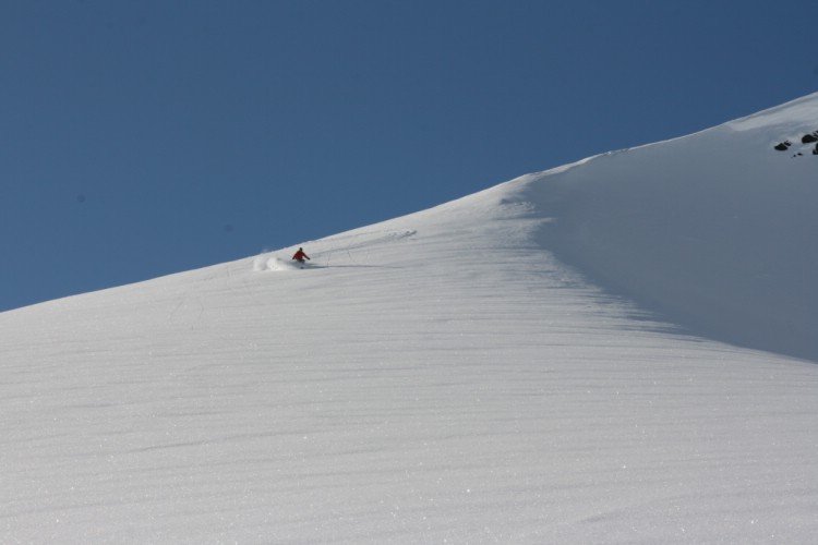 Powder on Kåtotjocka, Heli ski Riksgränsen, Sweden 3rd of April 2009. Photo: Andreas Bengtsson