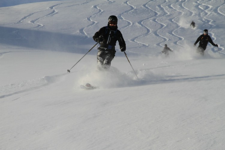 Powder skiing, Heliski in Sweden. Photo: Andreas Bengtsson